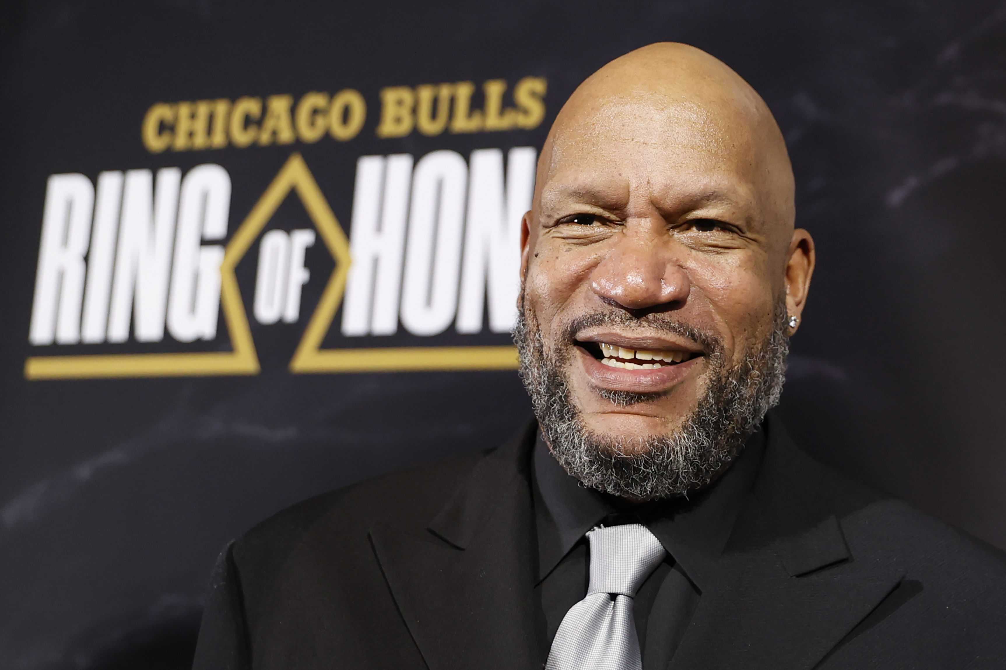 Ron Harper sends 4-word message as he chooses between $500,000 and a date with Taylor Rooks