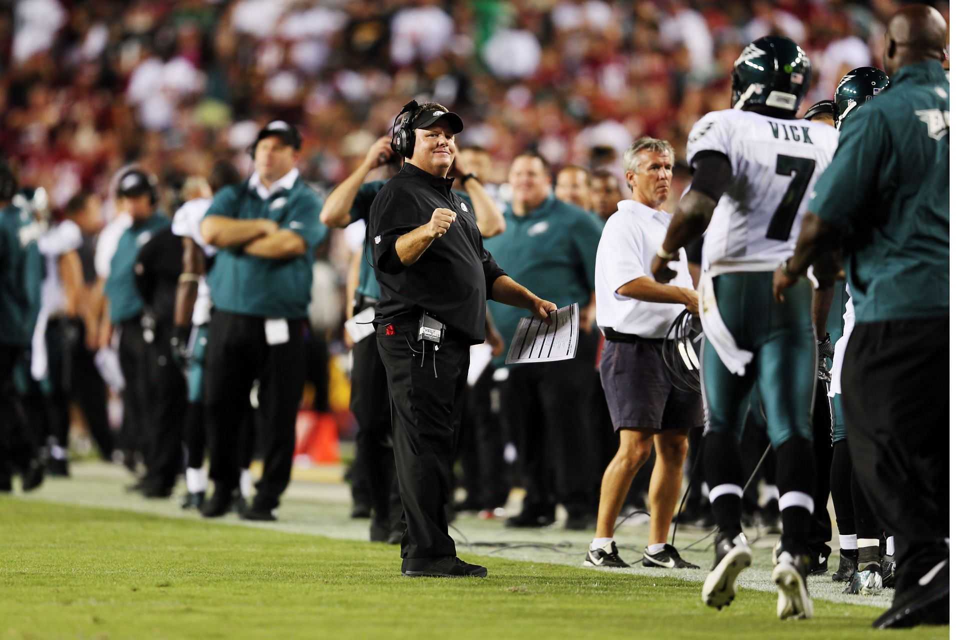 Michael Vick recalls “mad crying” after Chip Kelly refused to name him starter