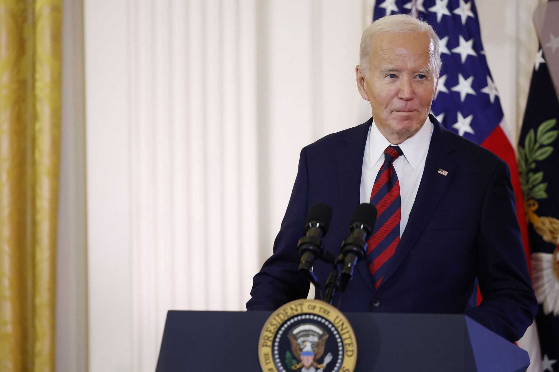 Dolphins RB Raheem Mostert’s wife Devon “disgusted” with Joe Biden’s fresh $1,000,000,000 aid to Ukraine