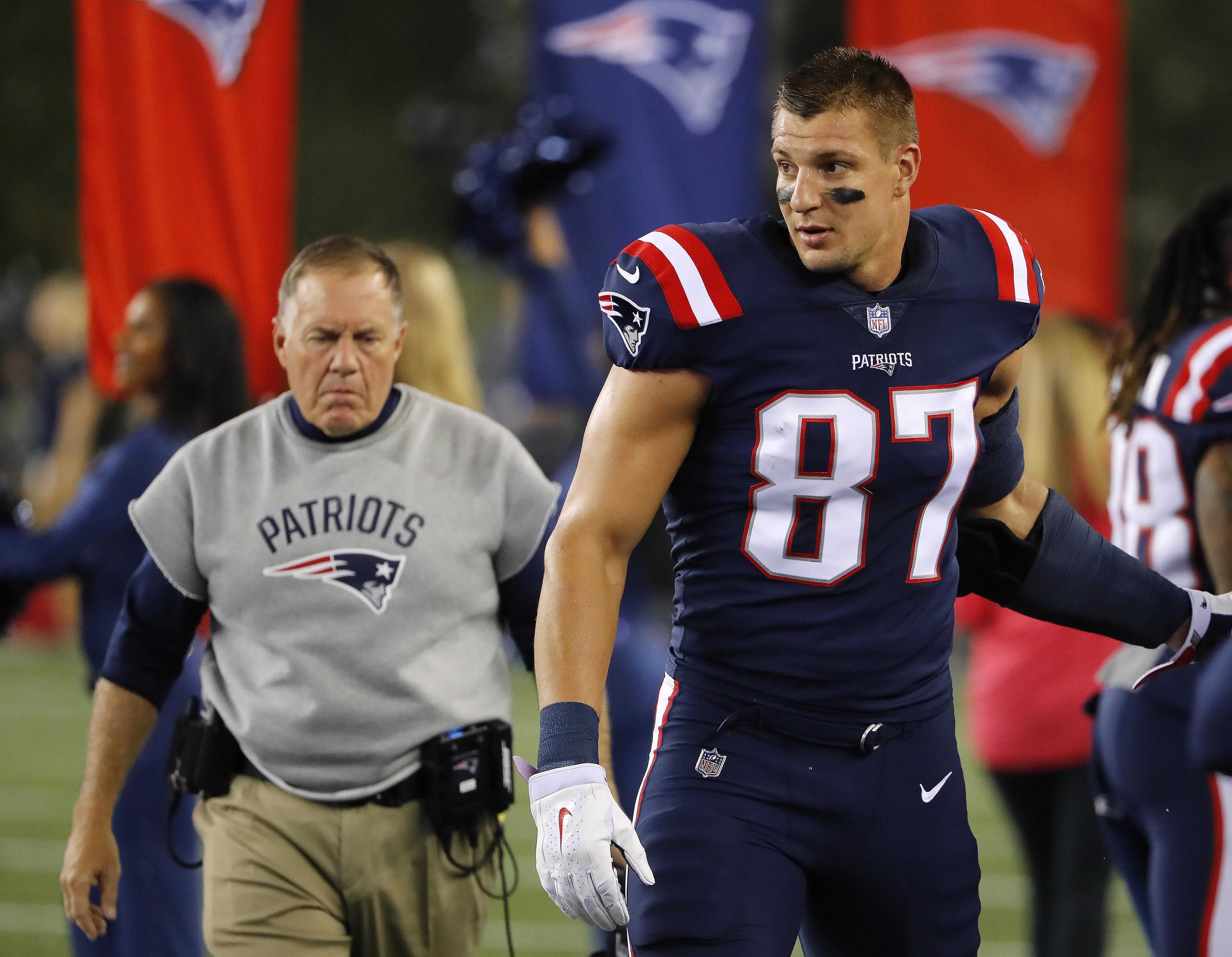 Rob Gronkowski makes feelings clear on Bill Belichick to UNC as ex-Patriots HC outlines ‘400-page bible’