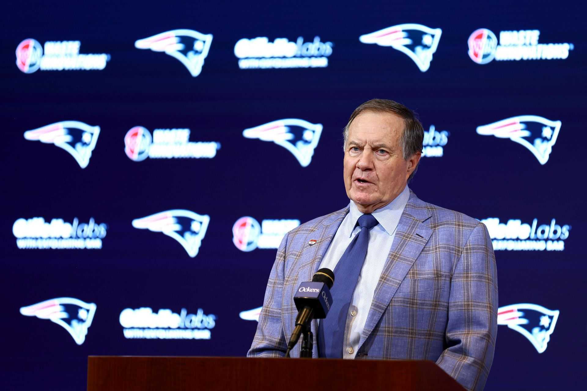 Cowboys GM Jerry Jones makes feelings known on ex-Patriots HC Bill Belichick’s links with UNC job