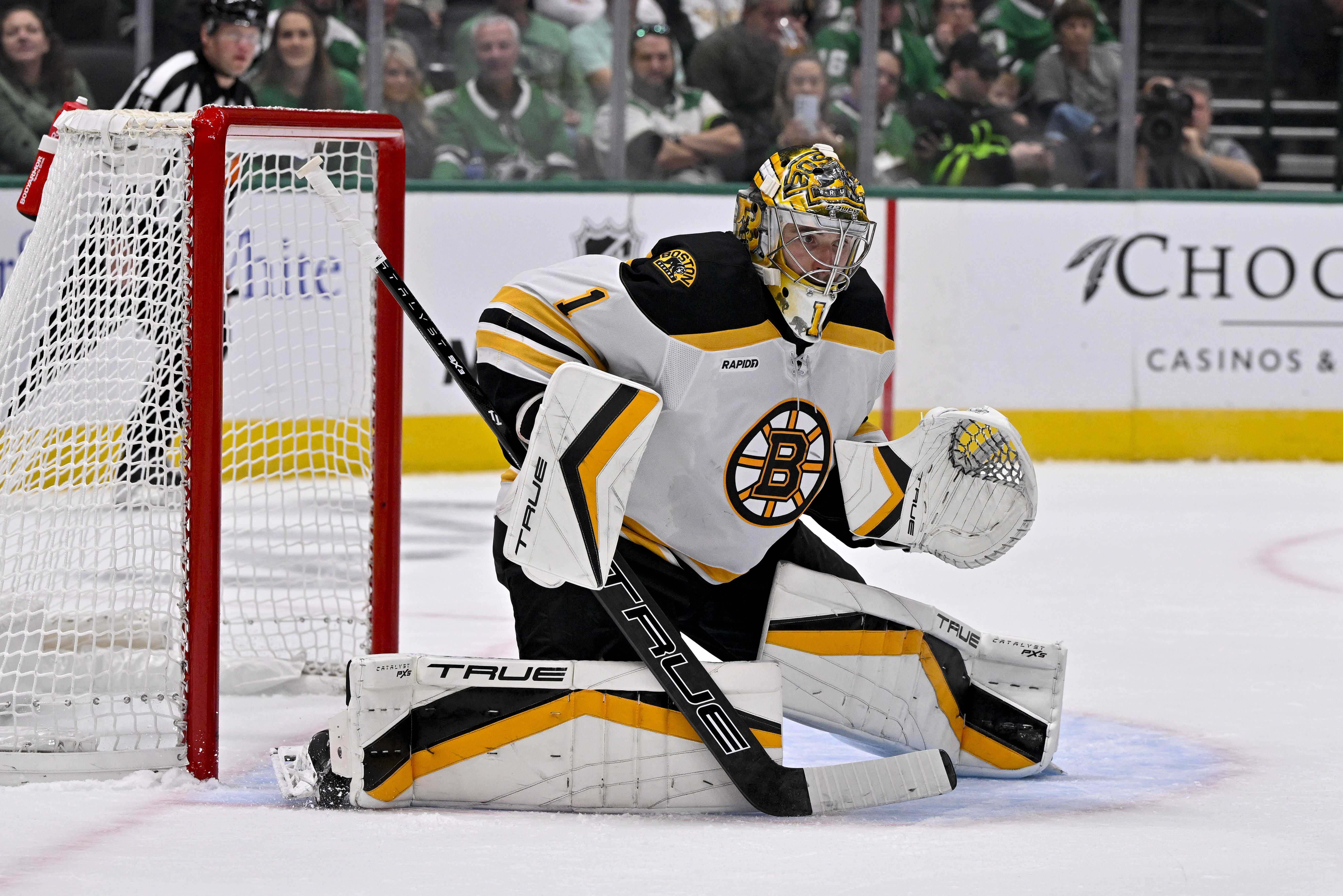 Elliotte Friedman blames ‘lingering hard feelings’ between Jeremy Swayman and Bruins for Boston’s slow start
