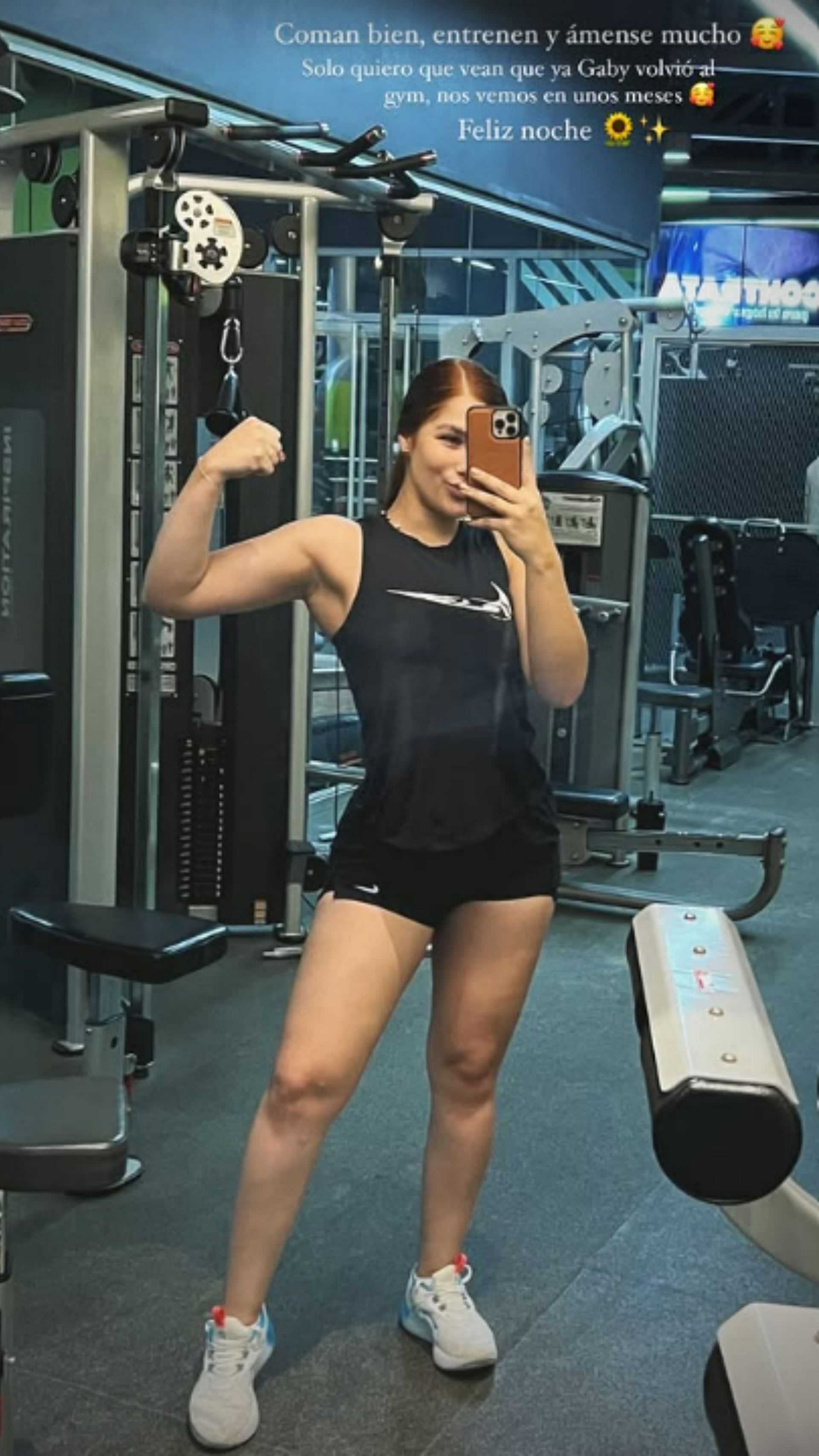 Jackson Chourio’s girlfriend Gabriela Alejandra shares gym selfie in chic black shorts and vest ahead of rowing machine workout-Picture2
