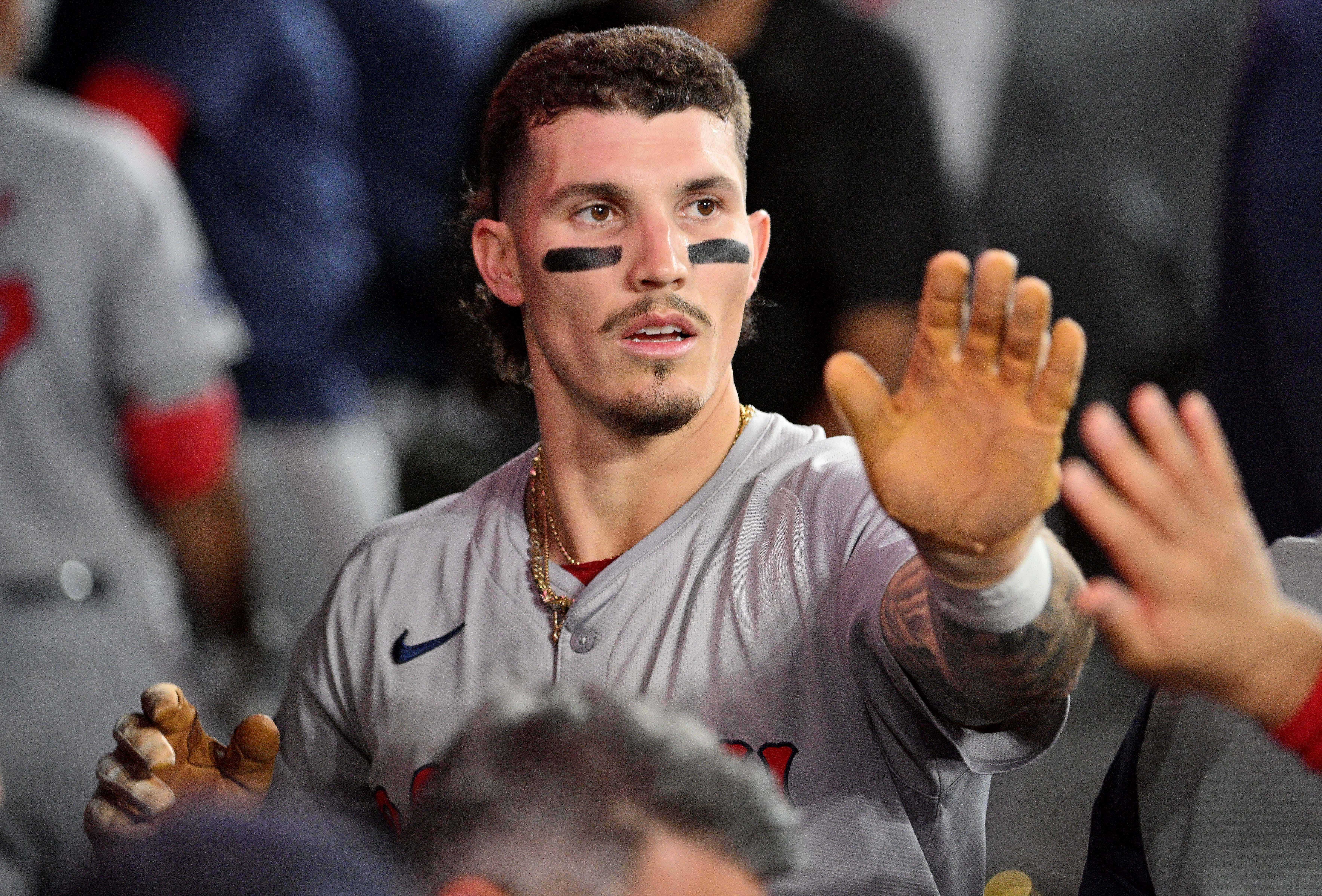 WATCH: Jarren Duran lives up to “Big Swole” nickname as Red Sox star crushes modified military press reps in jaw-dropping gym session