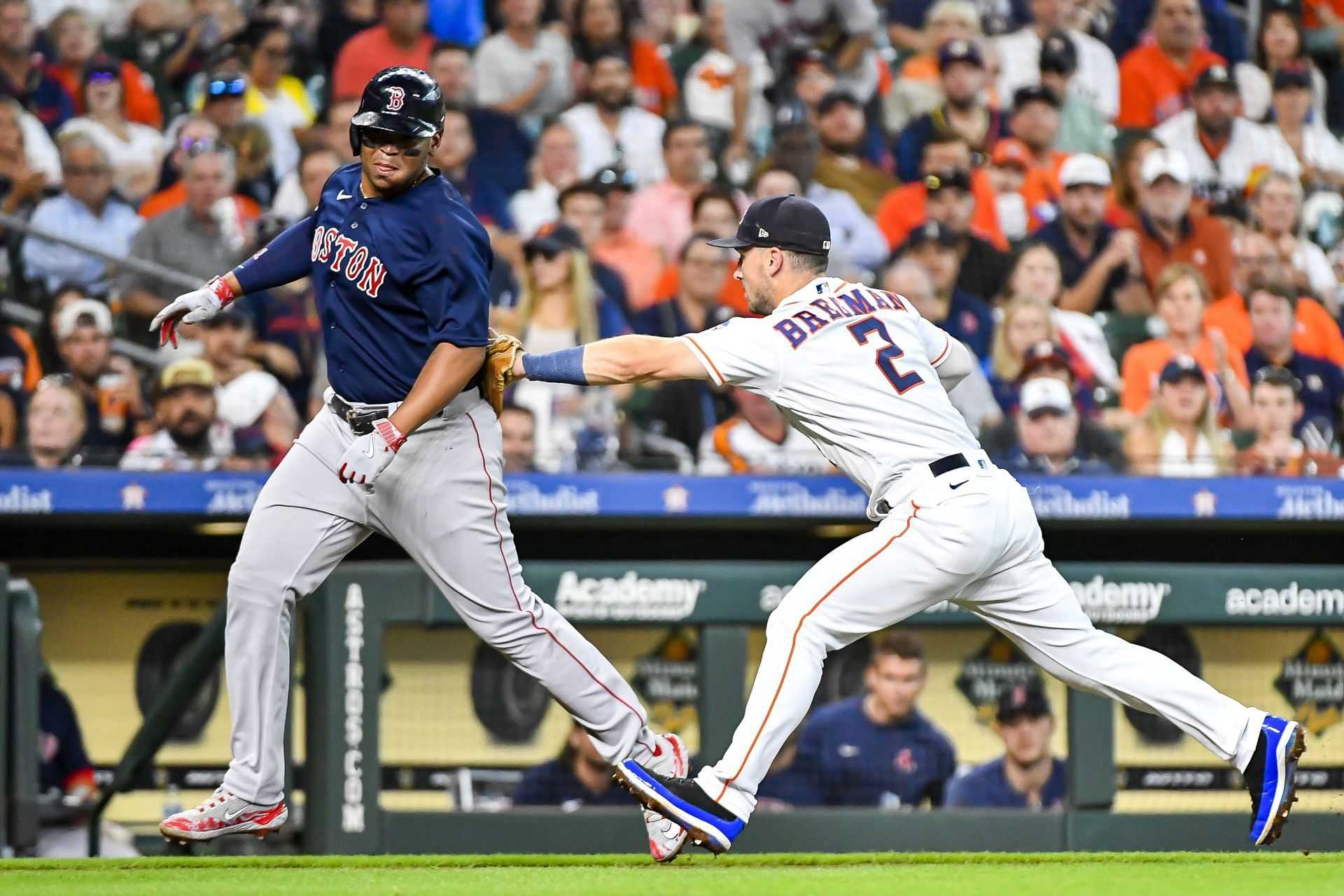 “Alex Bregman is a dead pull hitter” – MLB insider lists factors making ex-Astros free agent a great fit with Red Sox ft. Rafael Devers to 1B