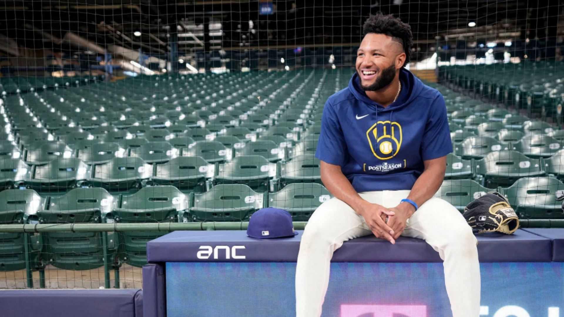 Jackson Chourio’s girlfriend Gabriela Alejandra shares gym selfie in chic black shorts and vest ahead of rowing machine workout-Picture1