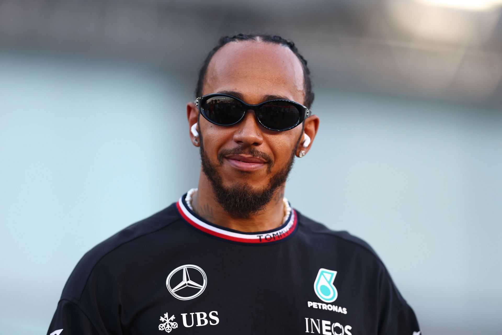 Lewis Hamilton issues statement after suggestions of dispute with Mercedes over the strategy in Singapore