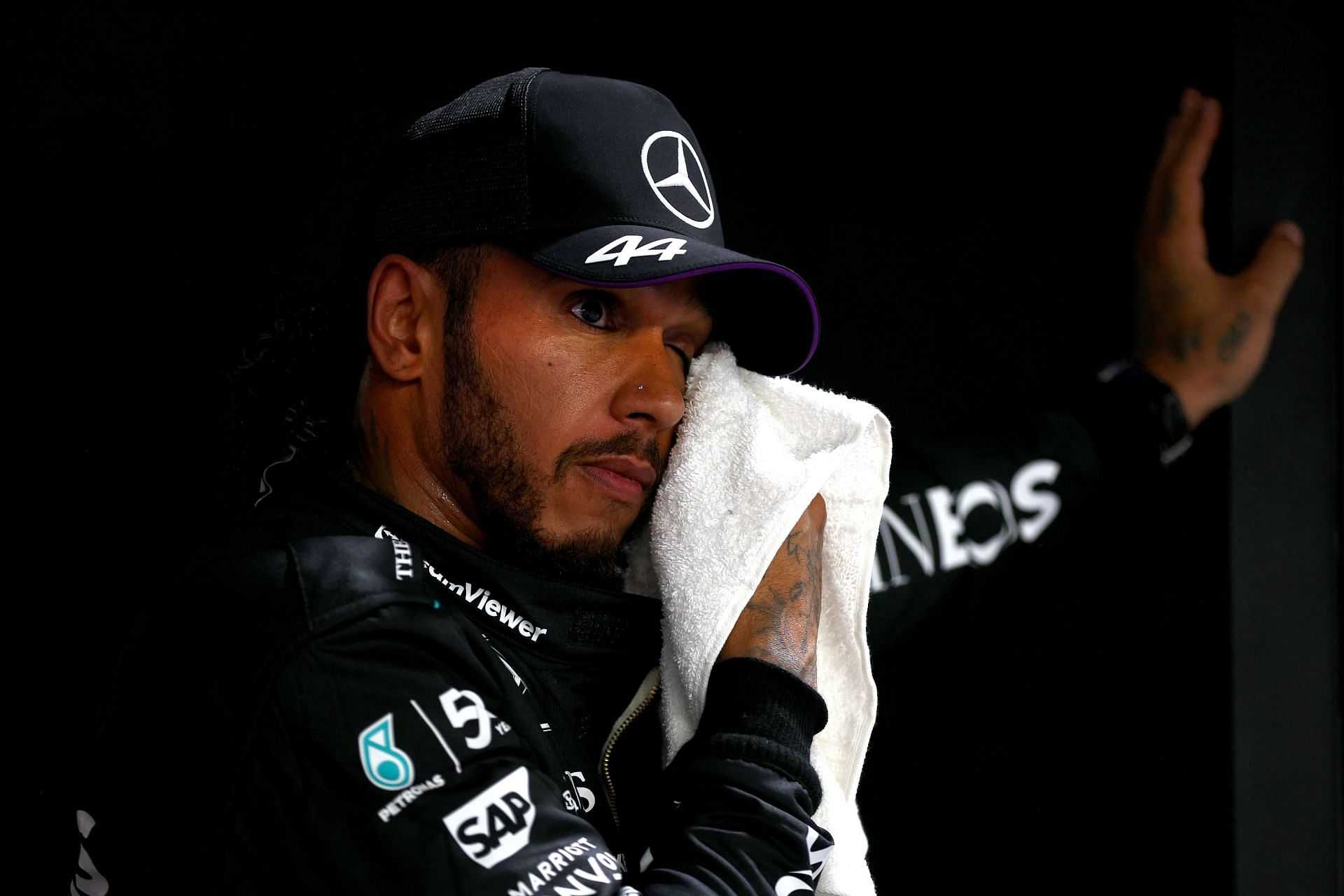 Is Lewis Hamilton being kept from the Mercedes pre-race meetings? F1 insider gives his take