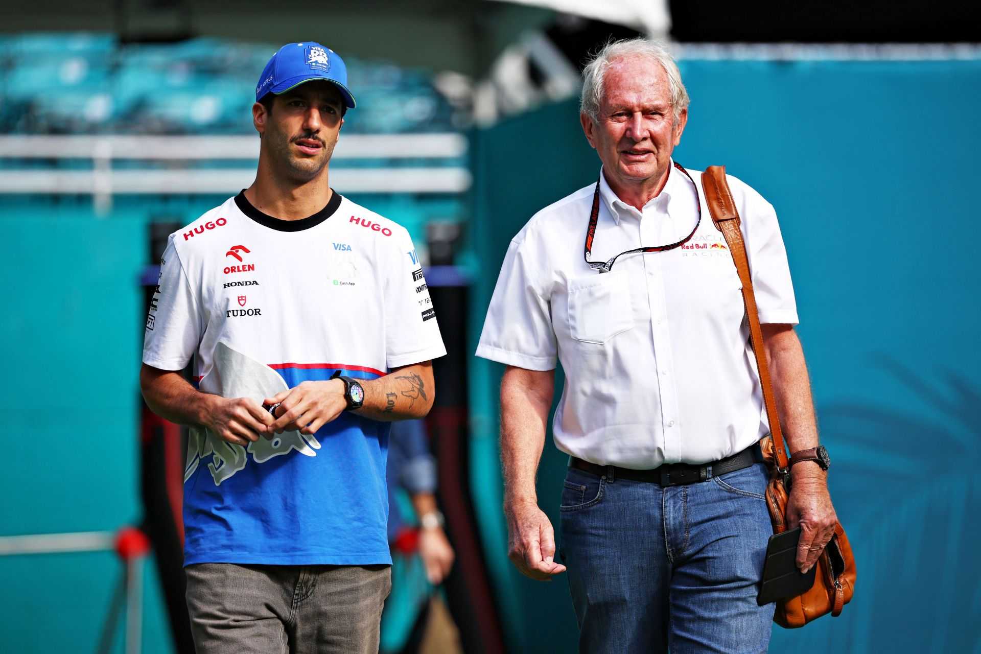 Watch: Helmut Marko’s intriguing pre-race chat with Daniel Ricciardo pointing to Sergio Perez’s car